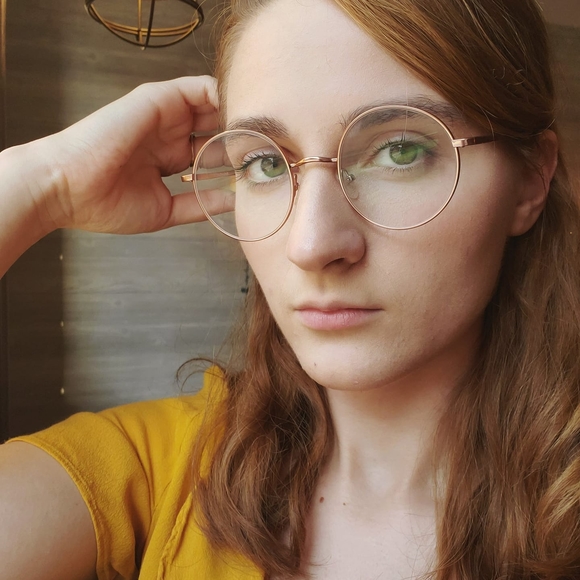 Meet your Posher, Chloe - Picture 1 of 1